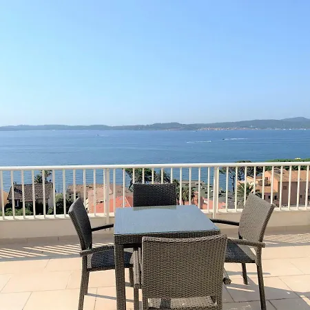 Διαμέρισμα Unique Avec Terrasse Vue Mer *